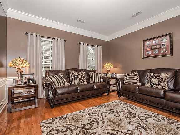 5th image of 133 Paseo St