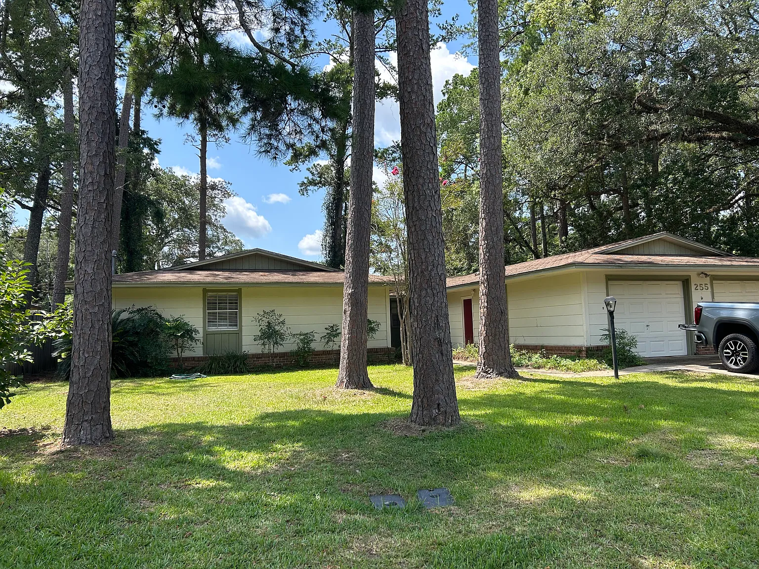 3 bed, 1200 sqft, $1,700 — Photo 2