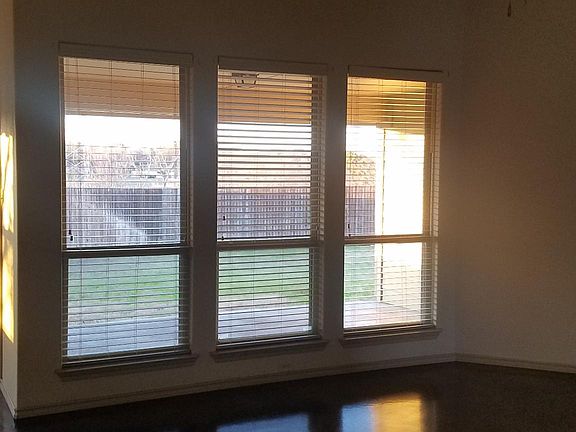 3rd image of 794 La Sierra Ct
