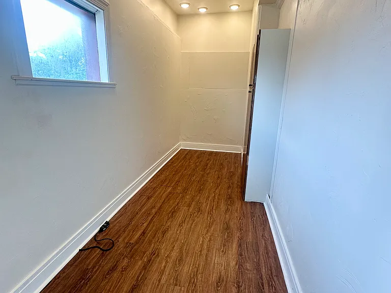 2422 Main St #1 — Photo 5