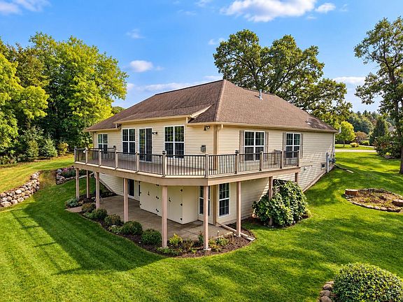3rd image of 211 Kummrow COURT