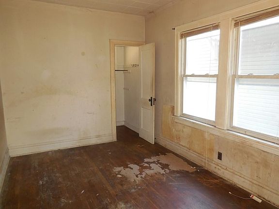 5th image of 1533 N Lawler Ave