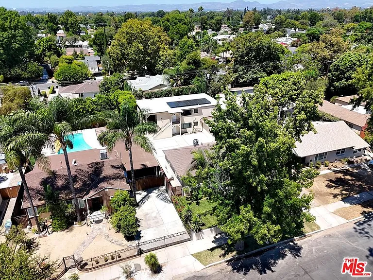 6913 1/2 Encino Ave #UPPER — Photo 38