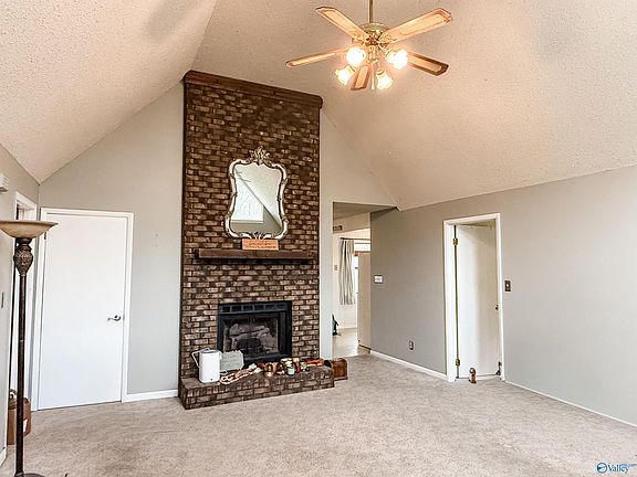 5th image of 1310 Holiday Dr