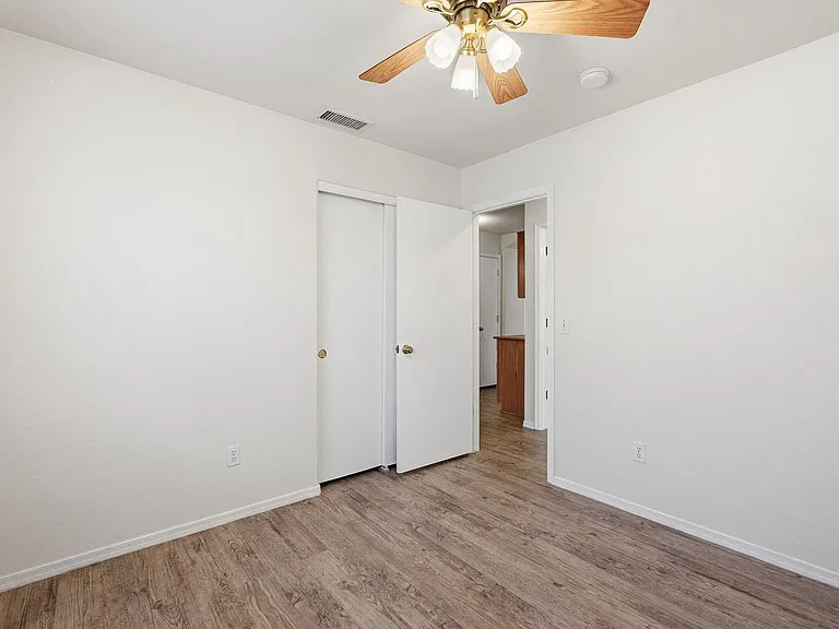 8621 W Shaw Butte Dr — Photo 22
