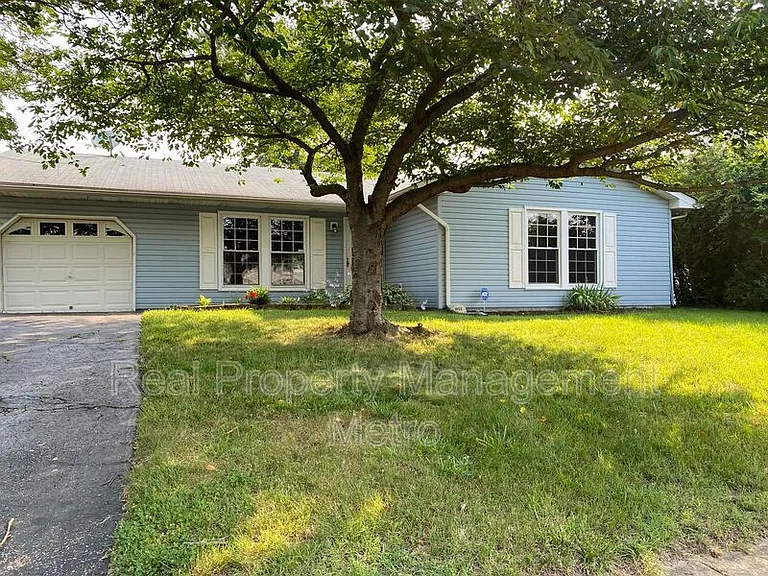 1902 Stonehearth Ct — Photo 1
