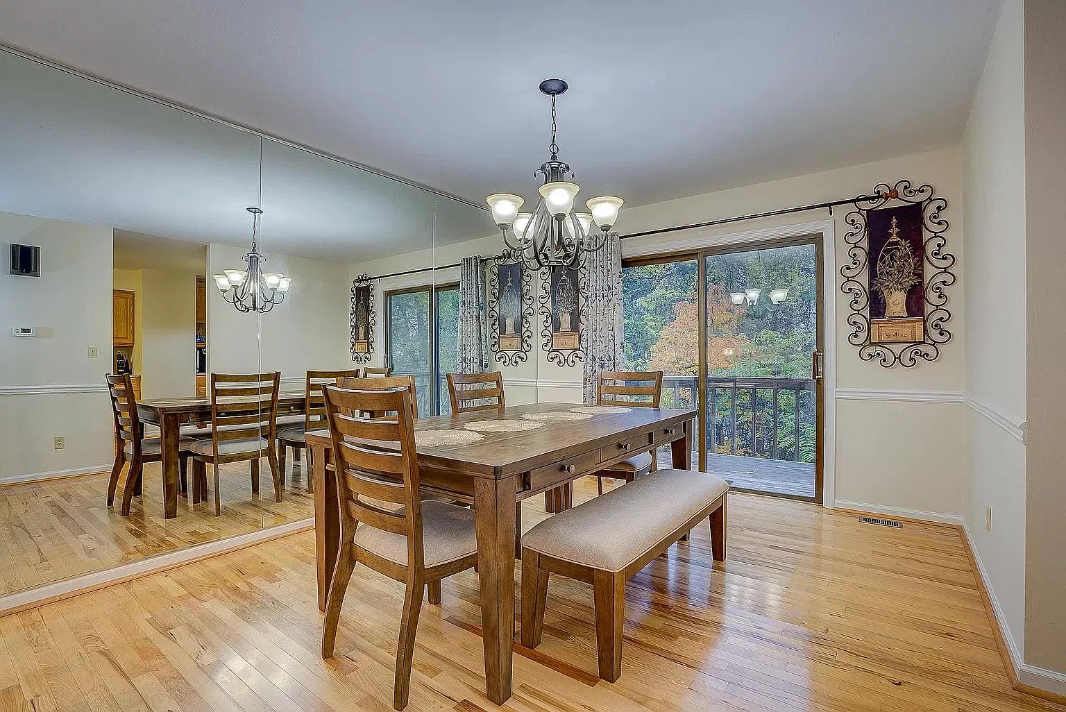 3 bed, 3.5 bath, 2168 sqft, $2,300 — Photo 1