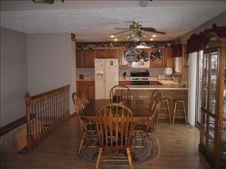 3rd image of 904 Prairie Hill Dr