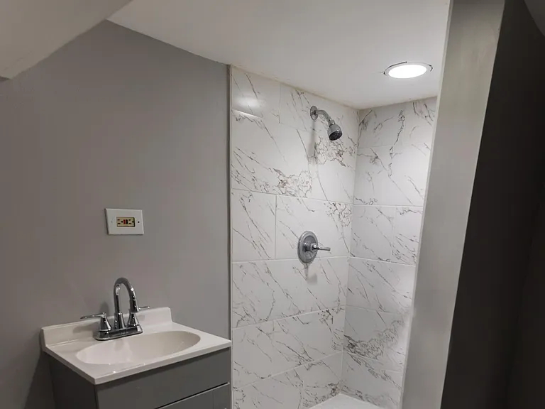 6621 S Langley Ave — Photo 11