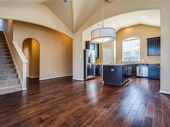 5th image of 217 Orchard Hill Trl