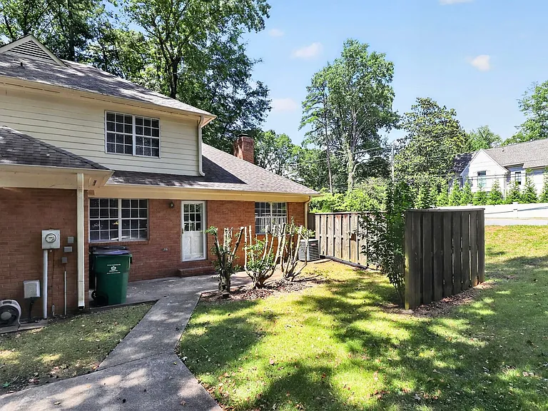 101 Cabell Way — Photo 27