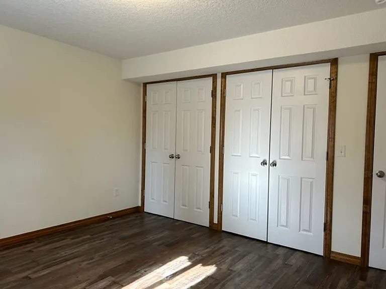 601 Valley View St #4 — Photo 8