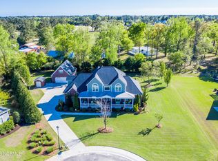 202 E Scarborough Ct, Hampstead, NC 28443