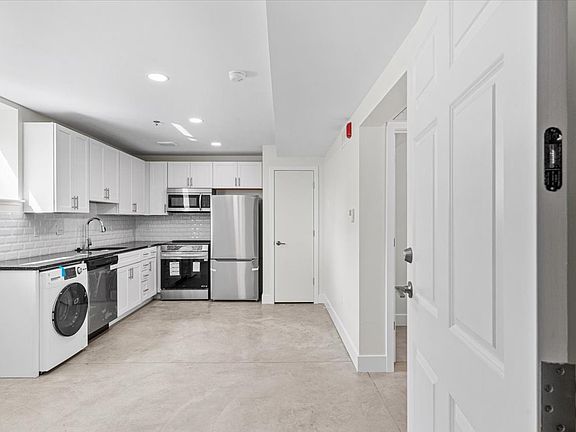 5th image of 4735 Rohns St #1B