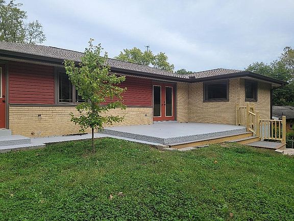 5th image of 7374 Commonwealth Dr