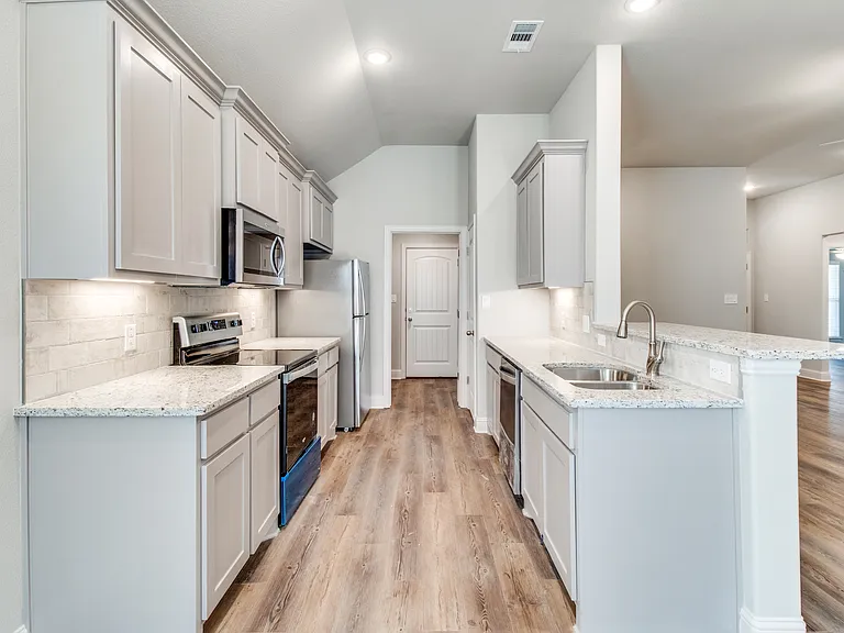 2913 Orchid Dr — Photo 3