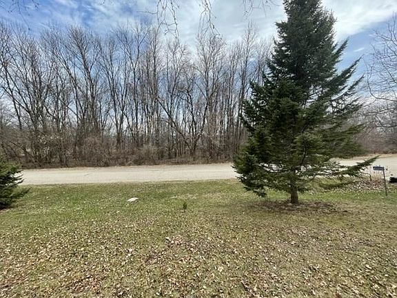 4th image of W10690 Lake Dr