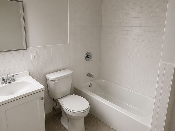 5th image of 10422 Northern Blvd #3C