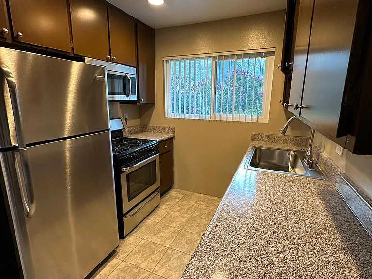 1900 S Palm Canyon Dr #60 — Photo 4