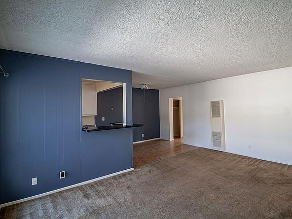 4th image of 925 N Garfield Ave #12