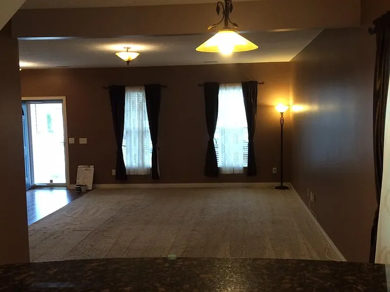 living room/dining room