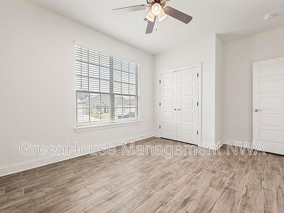 2nd image of 720 Merryfield St