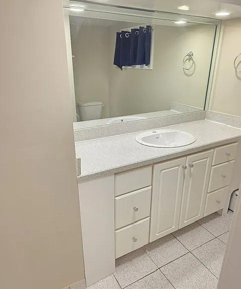 142-144 N Broadway #1 — Photo 7