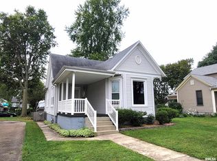 313 6th St, Lincoln, IL 62656