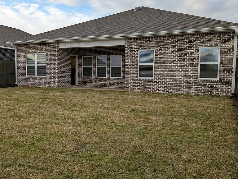 336 Jackson Point Cir — Photo 4