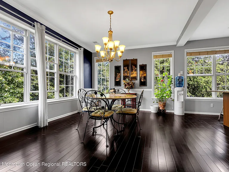 536 Saint Andrews Pl — Photo 9
