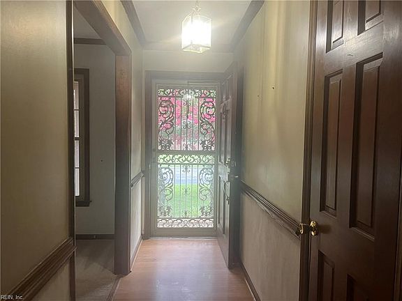 4th image of 2113 Quaker Pl