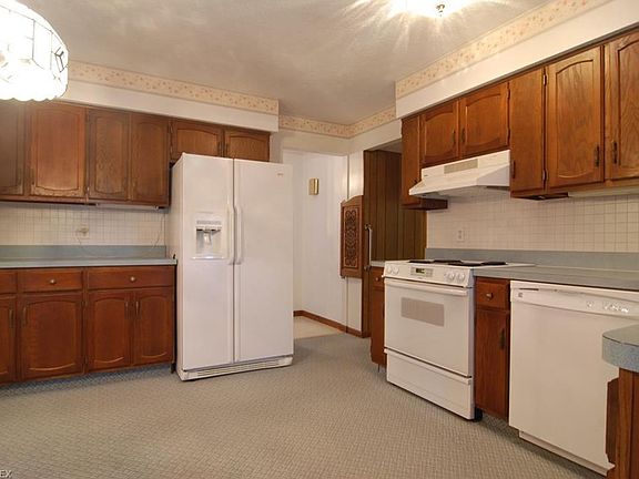 5th image of 110 Hickory Hollow Dr