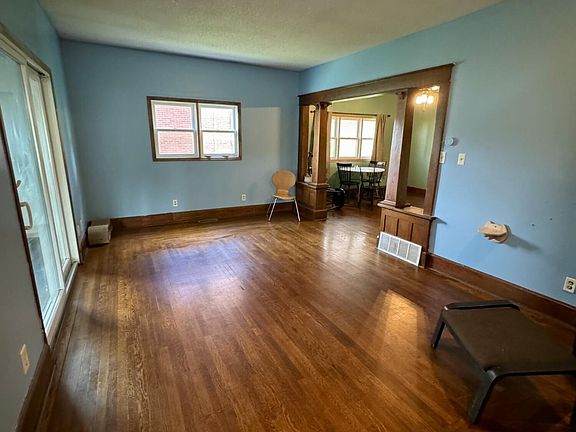 5th image of 329 N Jameson Ave