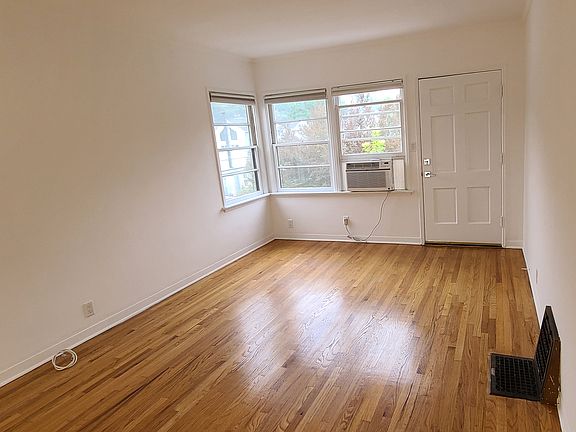 5th image of 2120 Griffith Park Blvd