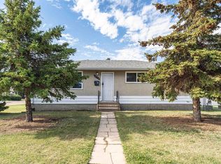 6719 136th Ave NW, Edmonton, AB T5C 2J8