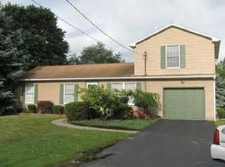 2920 Mercer Rd, New Castle, PA 16105