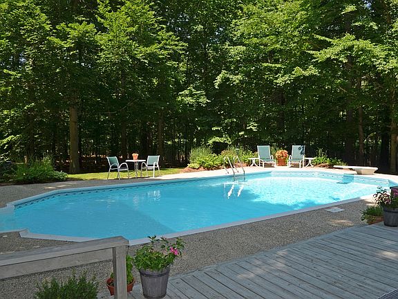 4th image of 28214 Woodland Ct