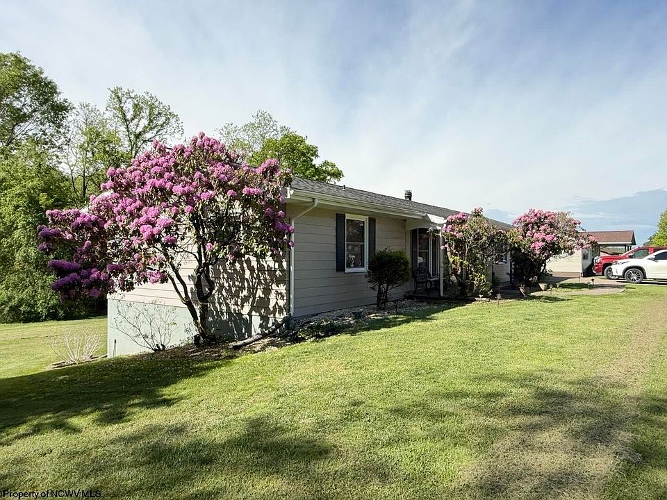 2nd image of 88 Cardinal Ln