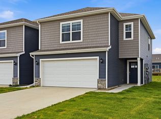 827 Oak Dr, Palo, IA 52324
