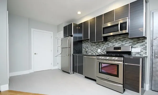 Rented by Bouklis Group | media 5