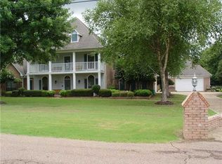 7780 Summerwood Ln, Olive Branch, MS 38654