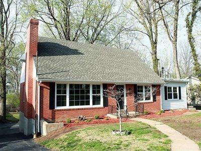 15 Saint George Pl, Saint Louis, MO, 63119