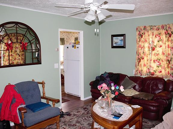 3rd image of 32 Prospect Dr