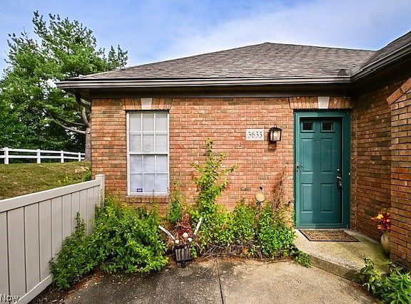 3rd image of 3633 Barrington Pl NW