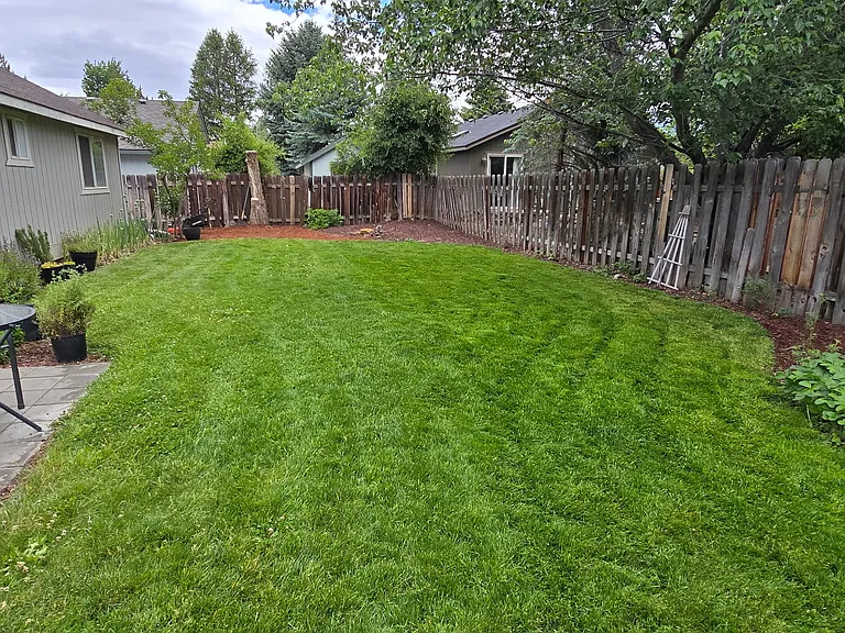 1731 NE Mark Ct — Photo 3