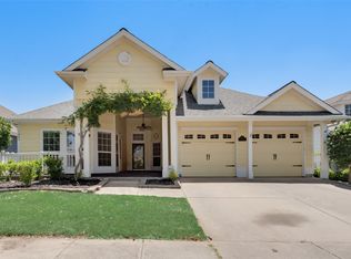 1004 Bell Manor Dr, Aubrey, TX 76227