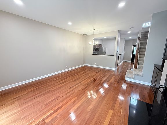 4th image of 308 Glen Leven Ct