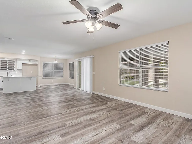 12545 W Cambridge Ave — Photo 40