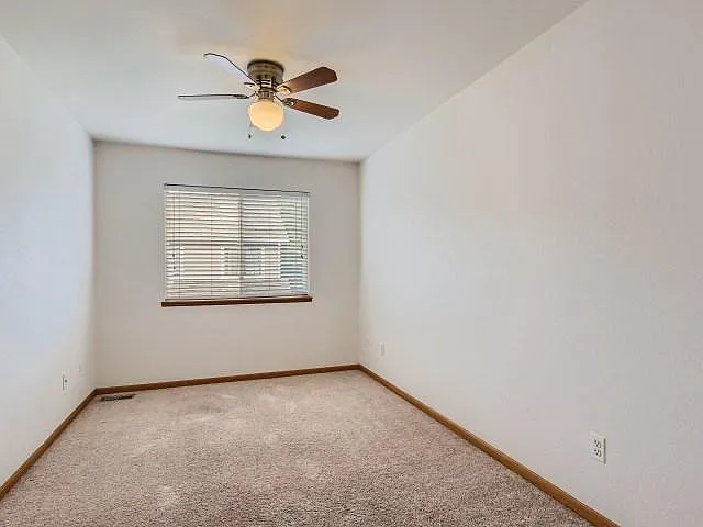 1637 Westbridge Dr #L4 — Photo 15