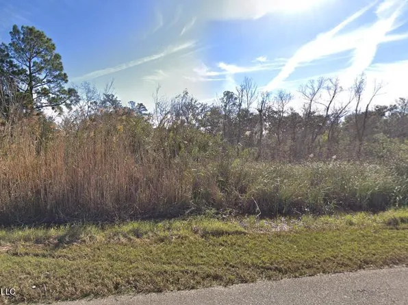 1 Riverside Dr, Pearlington, MS 39572